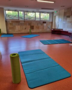 Fitnessmatten liegen schon bereit